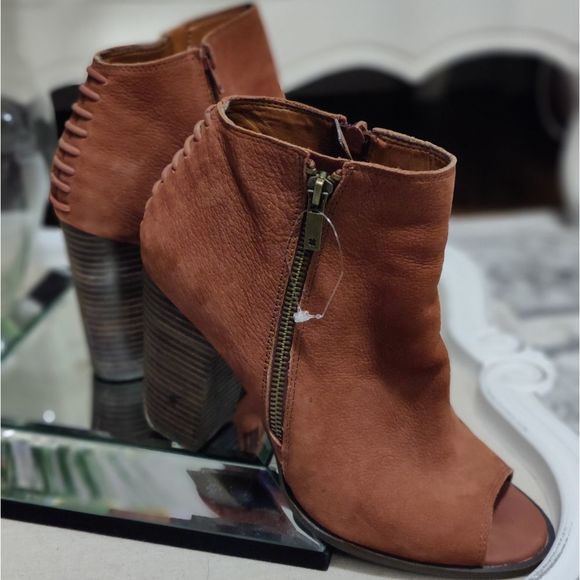 Lucky Brand Brown Ankle Booties - Picture 14 of 16